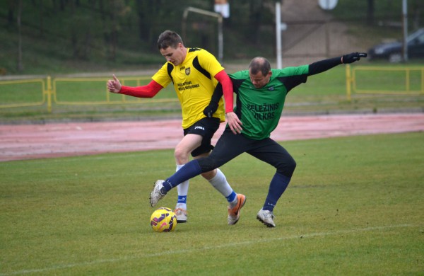 Pirmieji į finalą žengė „Sausumos pajėgų“ pirmoji komanda