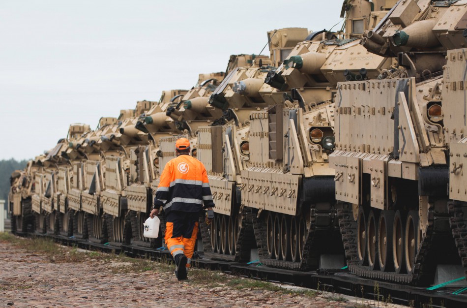 „Rail Baltica“ pritaikys ir karinės technikos gabenimui