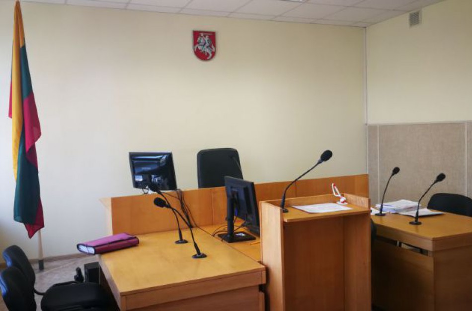 Kauno rajono gyventojas nuteistas už 40 Eur kyšio davimą