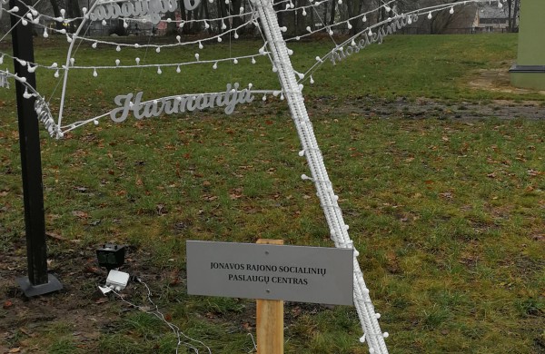 Darbai pačiame įkarštyje – aiškėja, kaip pasipuoš miesto eglė ir naujas tiltas