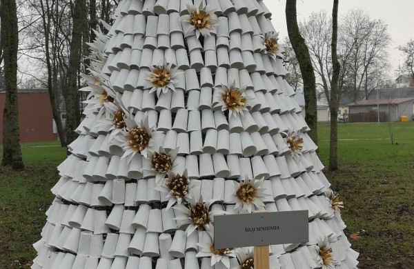 Darbai pačiame įkarštyje – aiškėja, kaip pasipuoš miesto eglė ir naujas tiltas