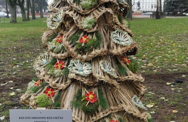 Darbai pačiame įkarštyje – aiškėja, kaip pasipuoš miesto eglė ir naujas tiltas