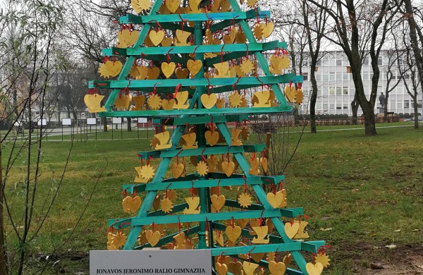 Darbai pačiame įkarštyje – aiškėja, kaip pasipuoš miesto eglė ir naujas tiltas