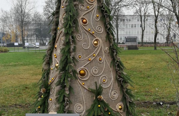 Darbai pačiame įkarštyje – aiškėja, kaip pasipuoš miesto eglė ir naujas tiltas