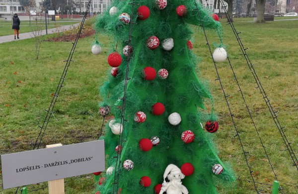 Darbai pačiame įkarštyje – aiškėja, kaip pasipuoš miesto eglė ir naujas tiltas