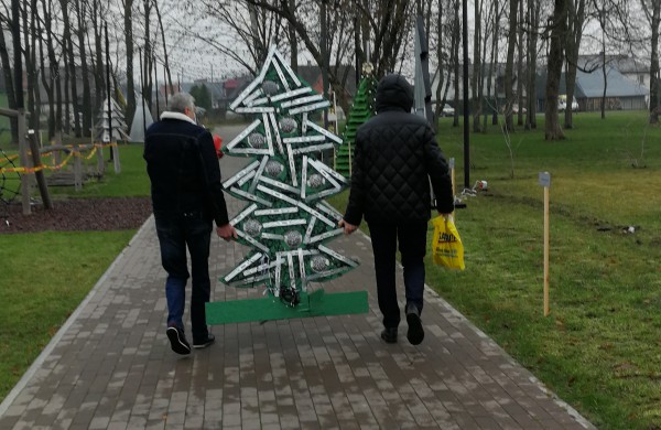 Darbai pačiame įkarštyje – aiškėja, kaip pasipuoš miesto eglė ir naujas tiltas