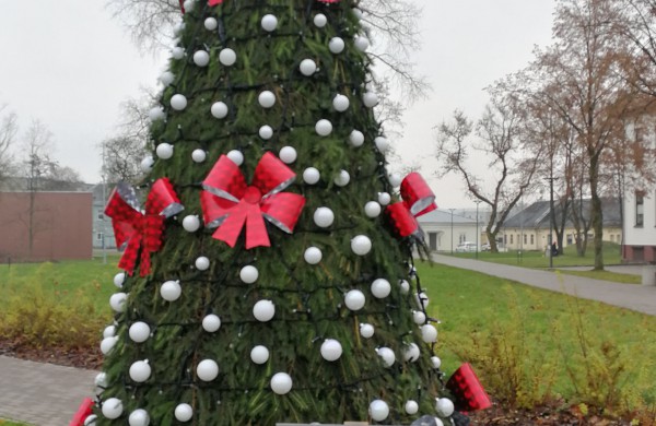 Darbai pačiame įkarštyje – aiškėja, kaip pasipuoš miesto eglė ir naujas tiltas