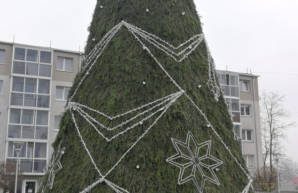 Darbai pačiame įkarštyje – aiškėja, kaip pasipuoš miesto eglė ir naujas tiltas