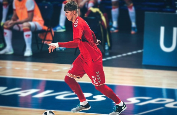 Futbolininkas B. Spietinis: Atstovauti savo šaliai, miestui ir šeimai – didelė garbė