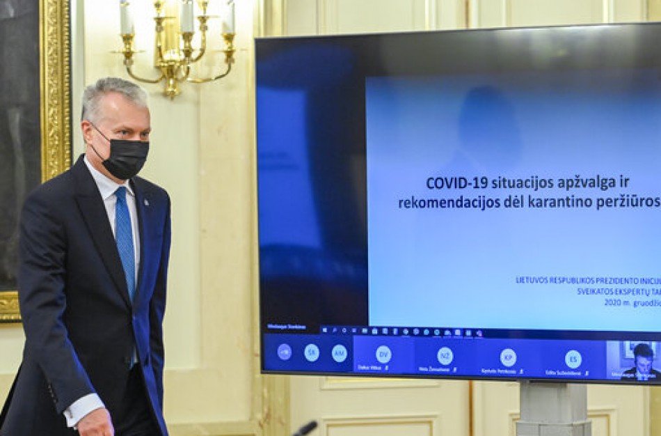 Sveikatos ekspertų rekomendacijos: griežtinti karantino sąlygas, stiprinti NVSC