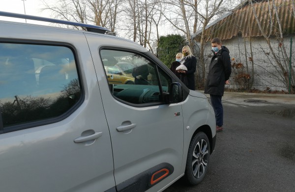 Jonavos vaiko ir šeimos gerovės centrui – naujutėlaitis automobilis