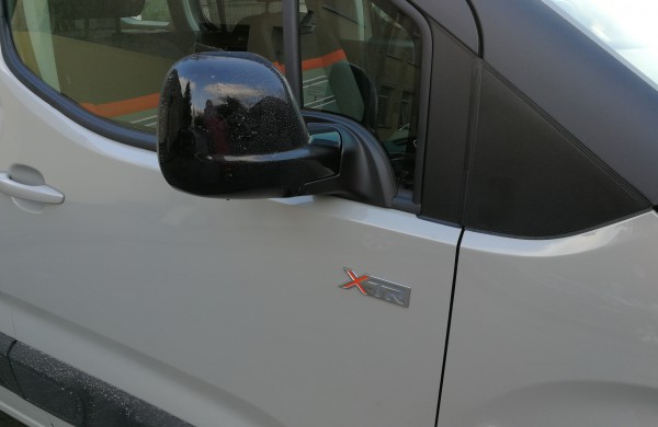 Jonavos vaiko ir šeimos gerovės centrui – naujutėlaitis automobilis