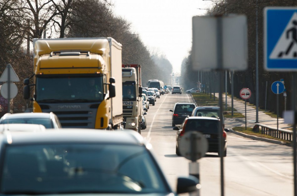 Parlamentaras E. Sabutis ragina Vyriausybę skirti finansavimą Jonavos aplinkkeliui