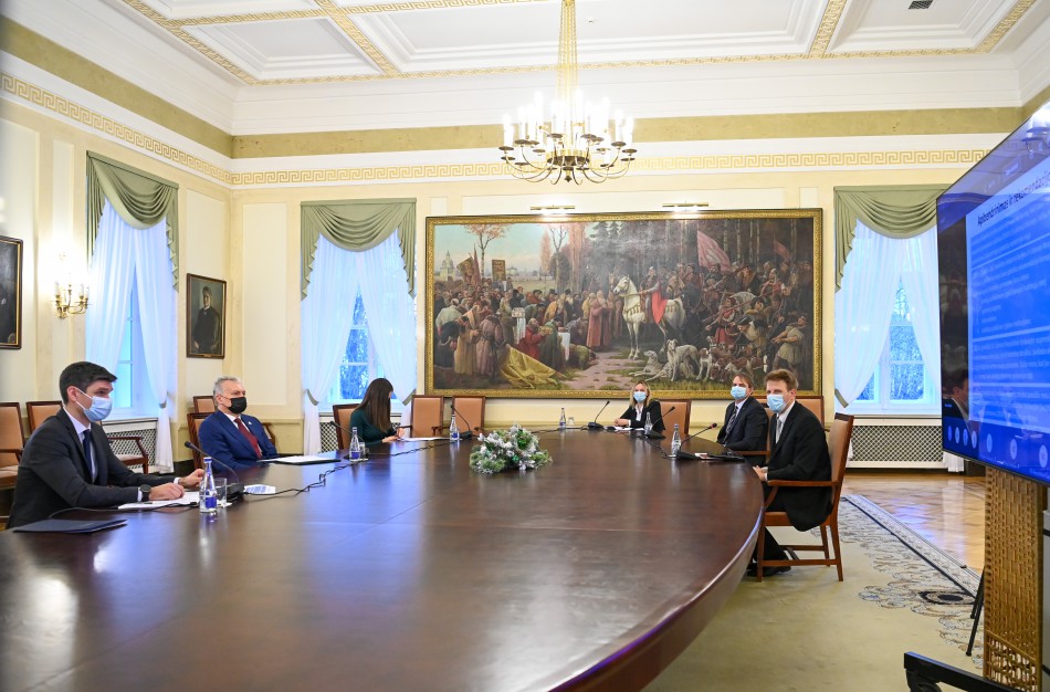 Sveikatos ekspertų taryba: būtina nedelsiant imtis papildomų karantino priemonių pandemijai suvaldyti