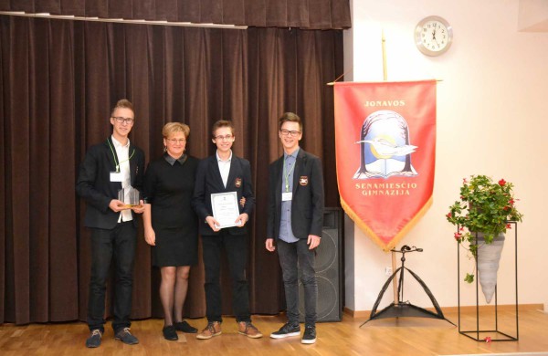 Senamiesčio gimnazija vienai dienai virto chemijos laboratorija