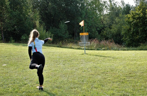Daugkartinė Lietuvos diskgolfo čempionatų laimėtoja M. Jurgelevičiūtė: ,,Džiaugiuosi, kad šio žaidimo populiariumas nuolat auga“