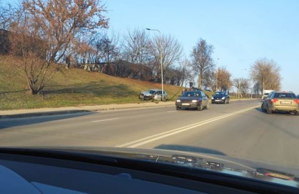 J. Basanavičiaus gatvėje - trijų automobilių susidūrimas: vienas vairuotojas - neblaivus