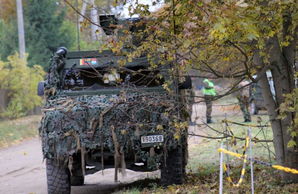 Jonavoje karines pratybas stebėjo Belgijos ir Liuksemburgo gynybos ministrai
