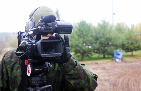 Jonavoje karines pratybas stebėjo Belgijos ir Liuksemburgo gynybos ministrai