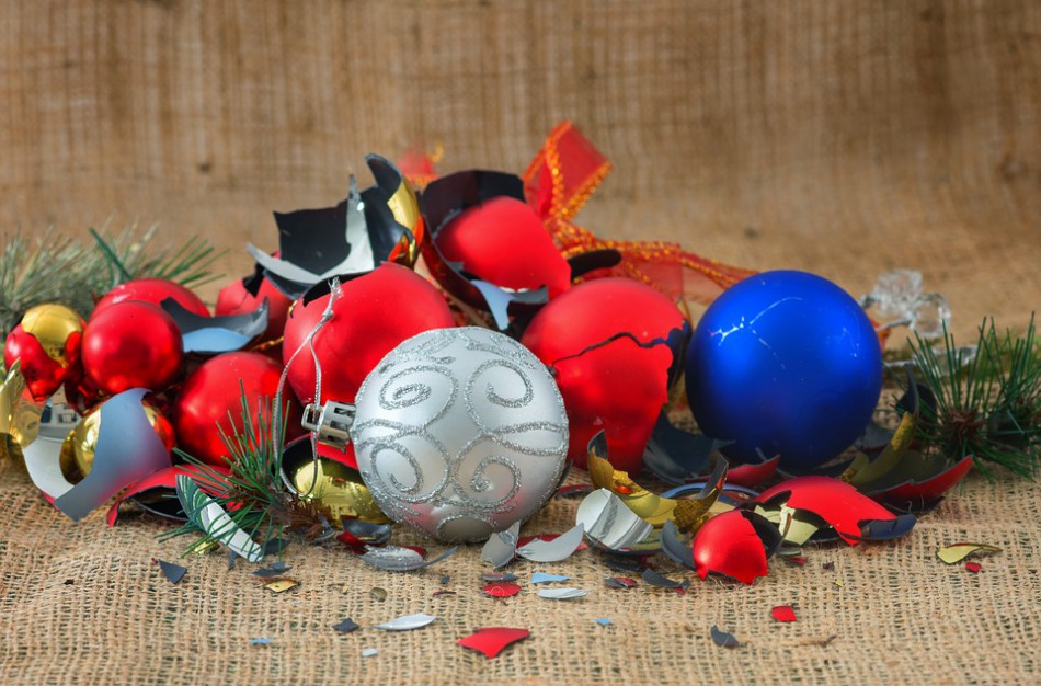 Kažkam panižo rankos: Panoteriuose suniokota Kalėdinė eglutė