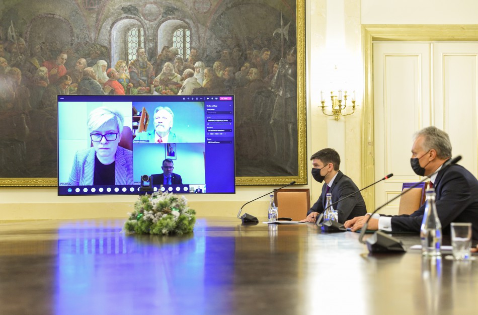 Sveikatos ekspertų taryba: vakcinos greitai pasieks Lietuvą, dabar svarbiausia – atsakingas pasirengimas skiepijimo procesui