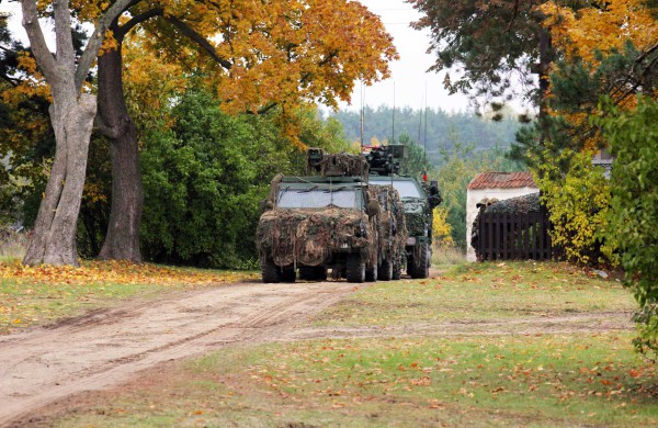 Jonavoje karines pratybas stebėjo Belgijos ir Liuksemburgo gynybos ministrai