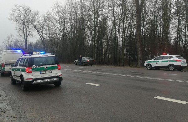 Miestui užsidarius, kai kurie vairuotojai suskubo aiškinti, kad apie ribojimus girdi pirmą kartą