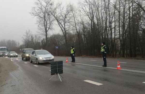 Miestui užsidarius, kai kurie vairuotojai suskubo aiškinti, kad apie ribojimus girdi pirmą kartą