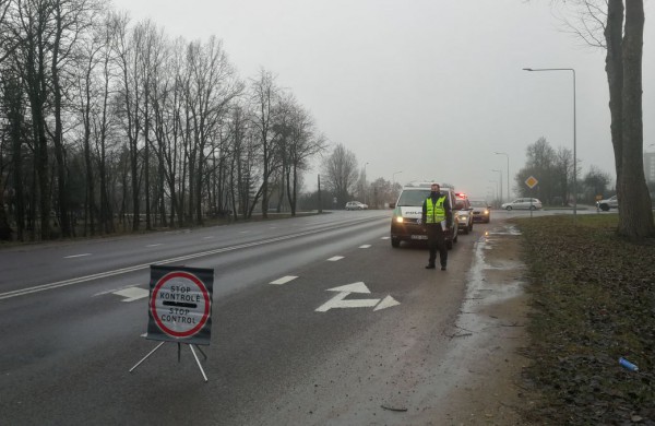 Miestui užsidarius, kai kurie vairuotojai suskubo aiškinti, kad apie ribojimus girdi pirmą kartą