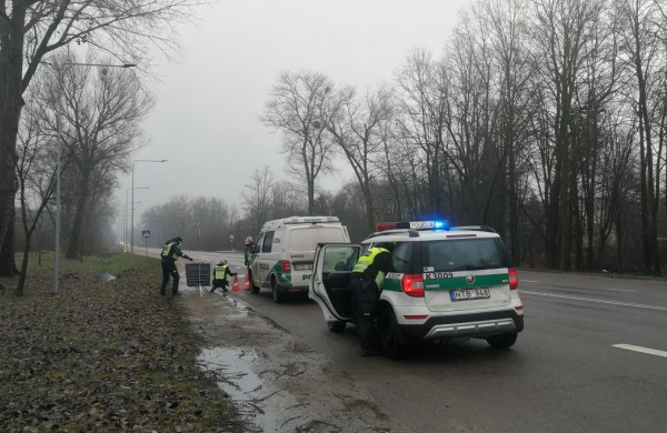 Miestui užsidarius, kai kurie vairuotojai suskubo aiškinti, kad apie ribojimus girdi pirmą kartą