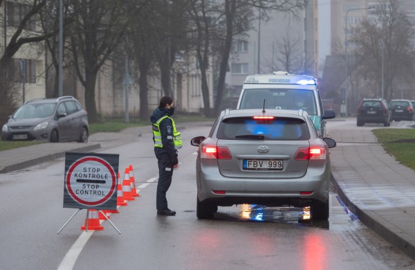 Savaitgalį Jonavoje patikrino per 9 tūkst. automobilių, neįleido - 88 