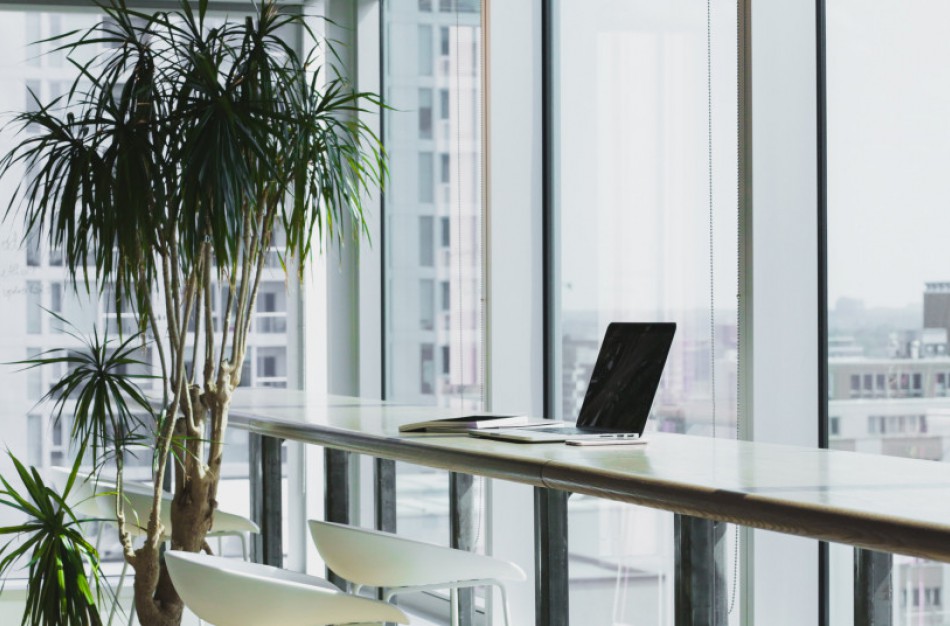 NVSC: privalo būti užtikrinta, kad darbovietėse rizikingą sąlytį turėję darbuotojai būtų laiku izoliuoti