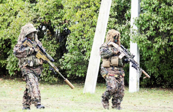 Jonavoje karines pratybas stebėjo Belgijos ir Liuksemburgo gynybos ministrai