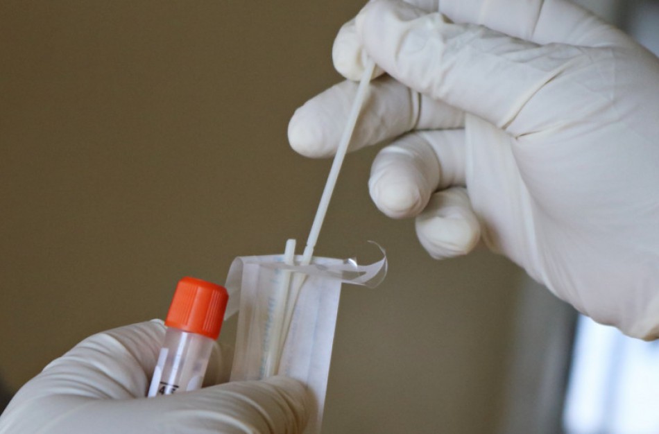 Epidemiologai: atliktas testas nereiškia, jog ramiai galite sėstis prie šventinio stalo