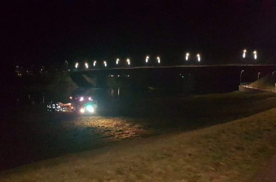 Prie Jonavos tilto - gelbėjimo tarnybų sujudimas: pranešta apie galimai nušokti ketinantį žmogų