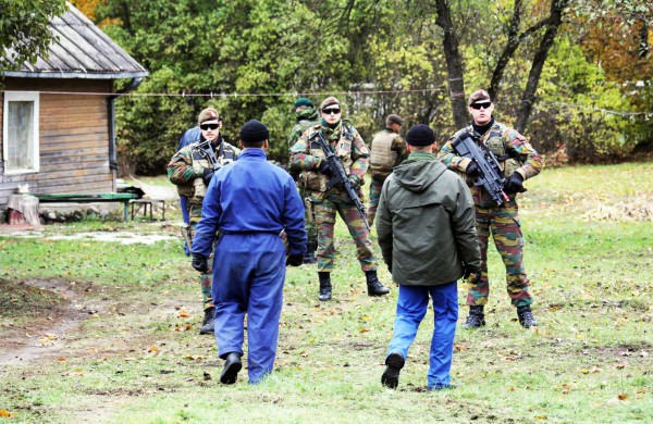 Jonavoje karines pratybas stebėjo Belgijos ir Liuksemburgo gynybos ministrai