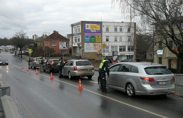 Šį savaitgalį pareigūnai pasitelkia ir dronus