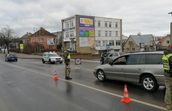 Šį savaitgalį pareigūnai pasitelkia ir dronus
