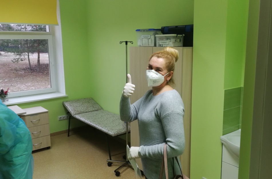 Covid-19 vakcina jau Jonavoje: paskiepyta pirmoji jonavietė