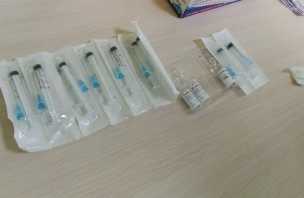 Covid-19 vakcina jau Jonavoje: paskiepyta pirmoji jonavietė