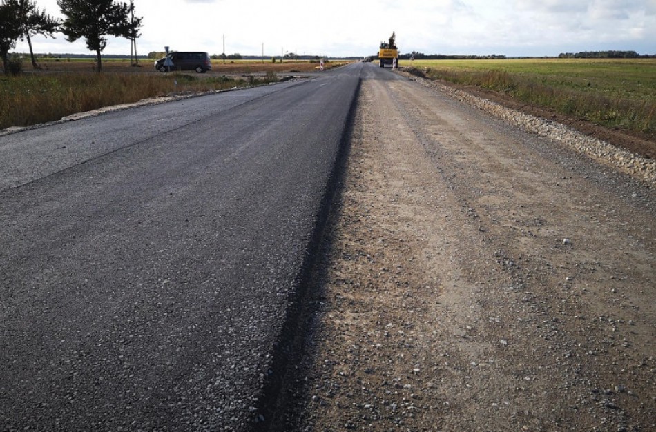 Pasirašytos asfaltavimo ir paprastojo remonto darbų sutartys