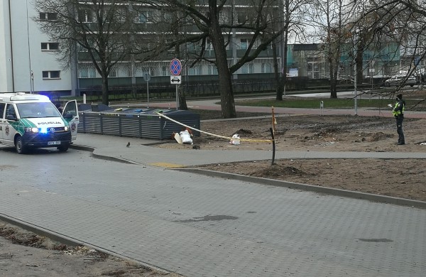 Prie konteinerių rastas išmestas, kaip įtariama, karo laikų sprogmuo
