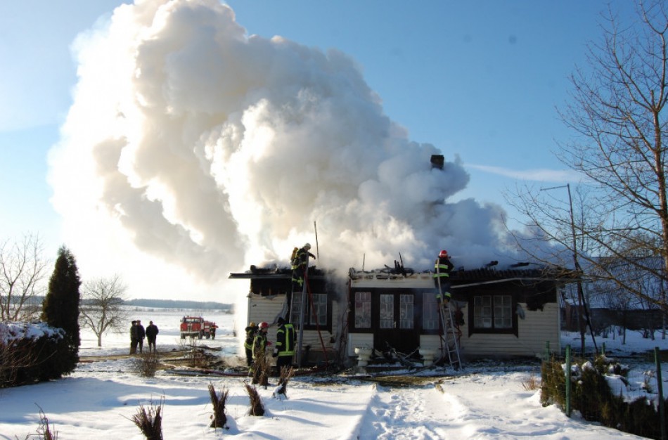 Ugniagesiai gelbėtojai: būkite saugūs atšalus orams