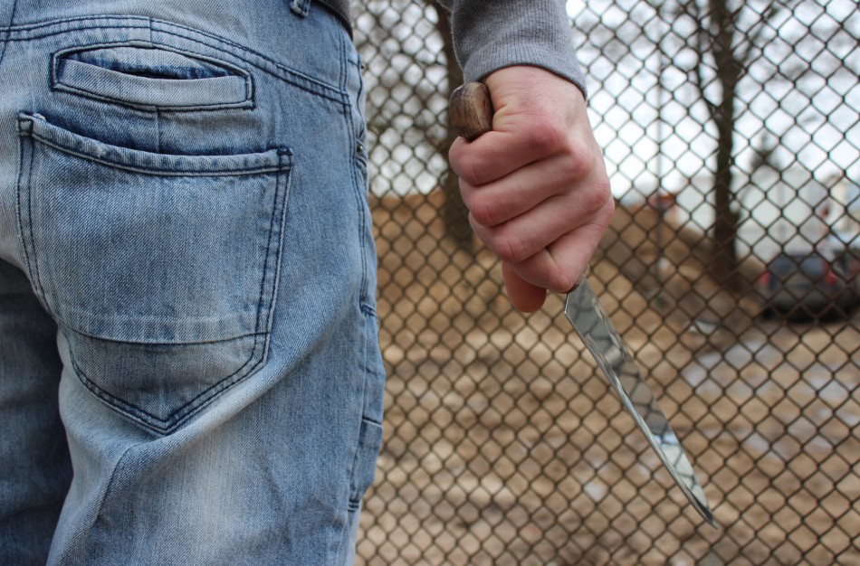 Neblaivus vyras peiliu sužalojo kitą neblaivų vyriškį