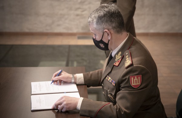 Pasirašyta Lietuvos kariuomenės ir Lietuvos Policijos bendradarbiavimo sutartis