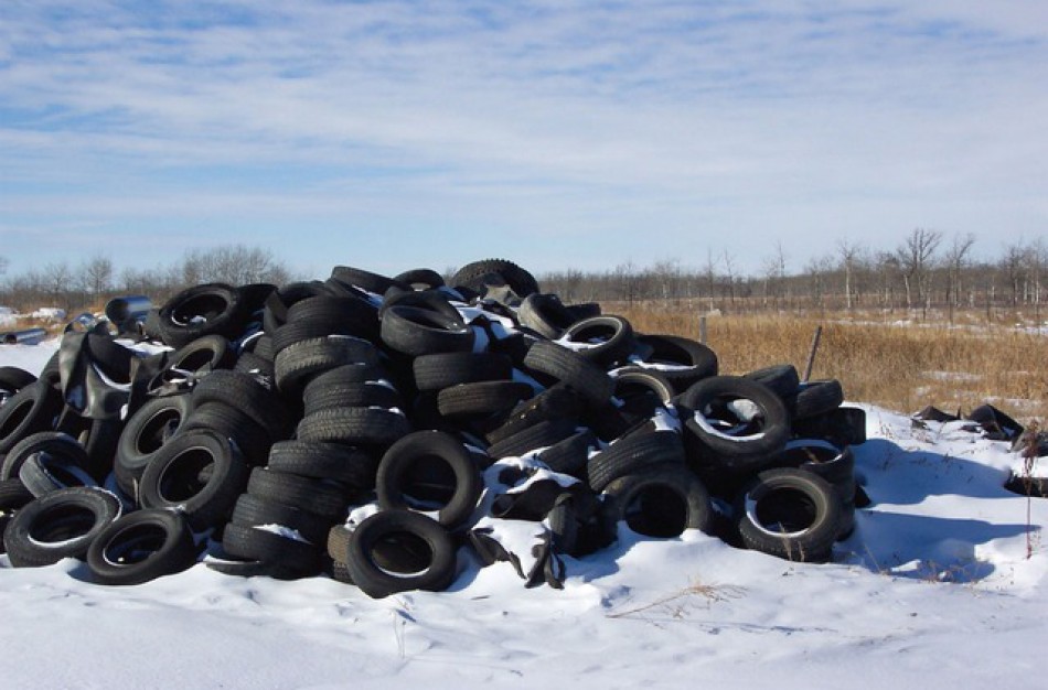 AAD pernai patikrino 370 ūkio subjektų, kurių veikla susijusi su padangų atliekų tvarkymu