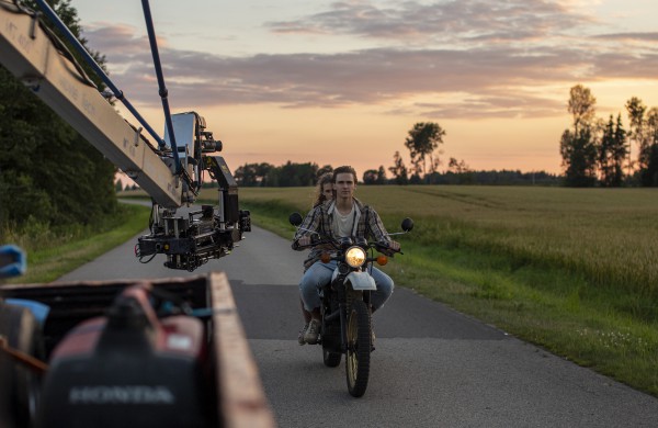 Artėjant Valentino dienai – virtualus kino kelialapis pasimatymams namuose