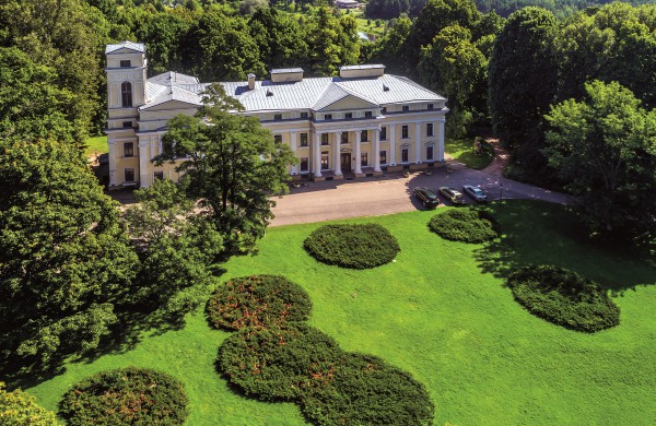 Artėjant Valentino dienai – virtualus kino kelialapis pasimatymams namuose