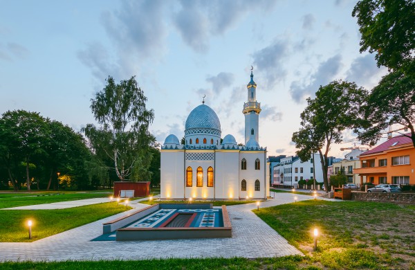 Artėjant Valentino dienai – virtualus kino kelialapis pasimatymams namuose