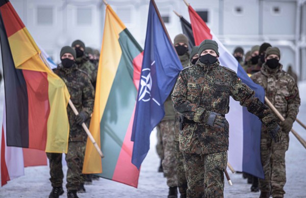 Rukloje vyko NATO priešakinių pajėgų bataliono kovinės grupės vadų pasikeitimo ceremonija  